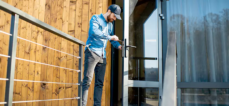 Patio Screen Door Installation Sainte-Julienne